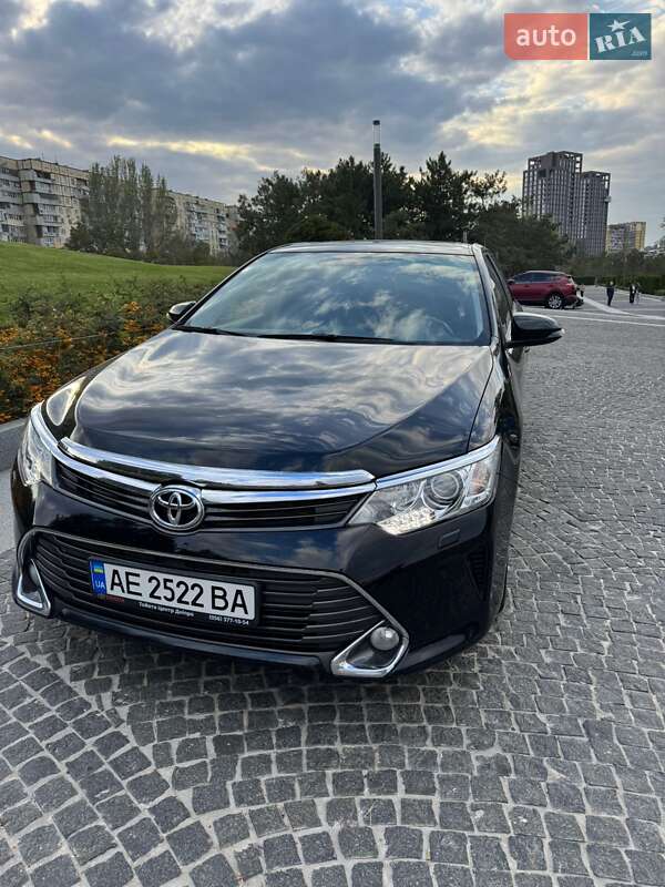 Седан Toyota Camry 2014 в Днепре