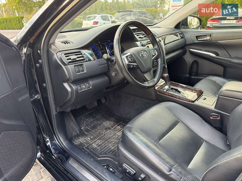 Седан Toyota Camry 2014 в Днепре