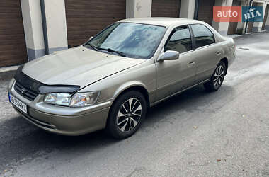 Седан Toyota Camry 2000 в Вінниці