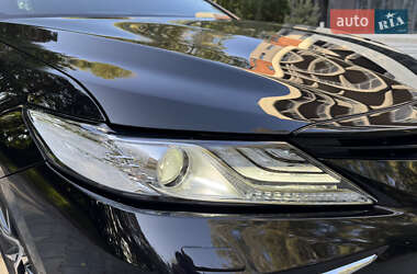 Седан Toyota Camry 2023 в 