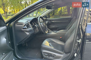 Седан Toyota Camry 2023 в 