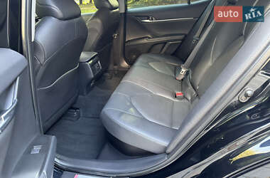 Седан Toyota Camry 2023 в 