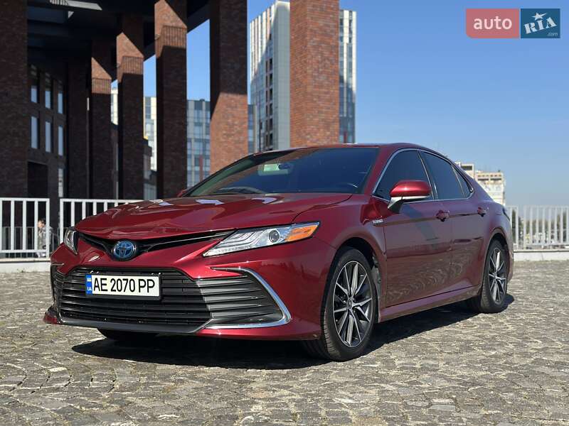 Седан Toyota Camry 2020 в Днепре