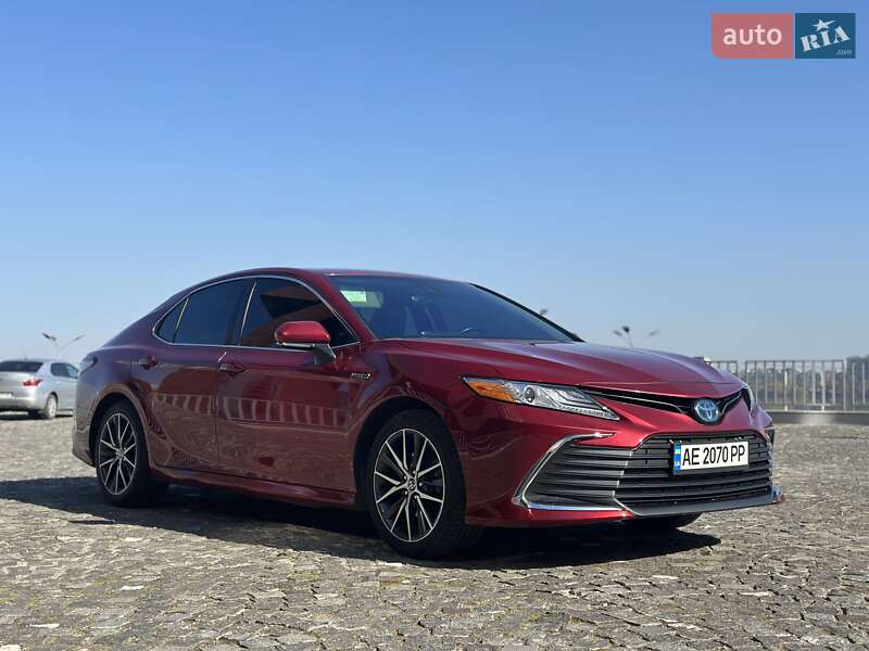 Седан Toyota Camry 2020 в Днепре