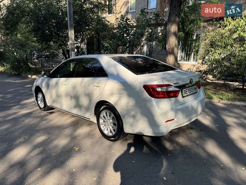 Седан Toyota Camry 2011 в Запоріжжі