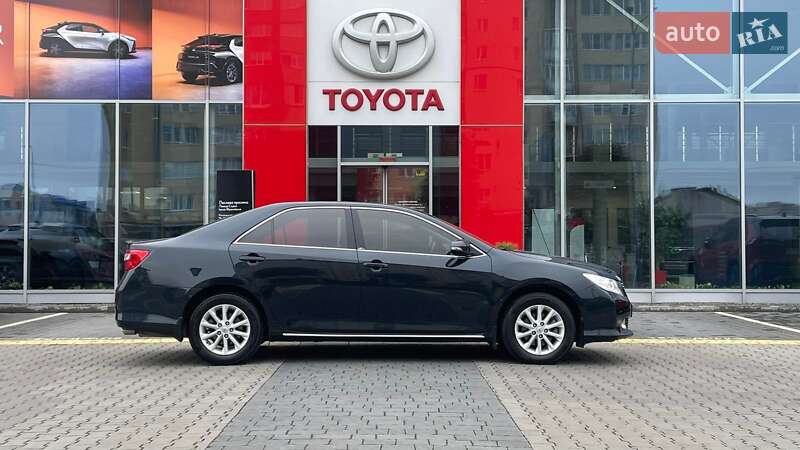 Седан Toyota Camry 2013 в Івано-Франківську