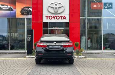 Седан Toyota Camry 2013 в 