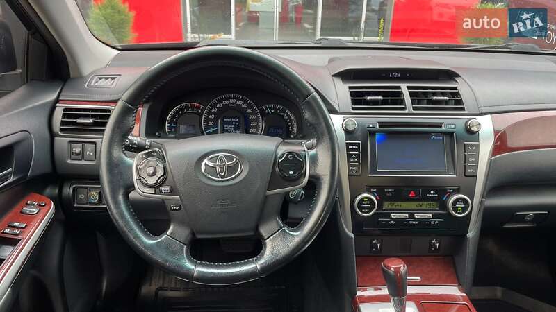 Седан Toyota Camry 2013 в Івано-Франківську