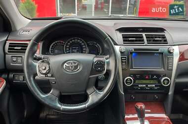 Седан Toyota Camry 2013 в 