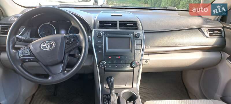 Седан Toyota Camry 2017 в Киеве фото 12 Седан Toyota Camry 2017 в Киеве