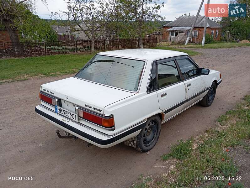 Седан Toyota Camry 1985 в Первомайске