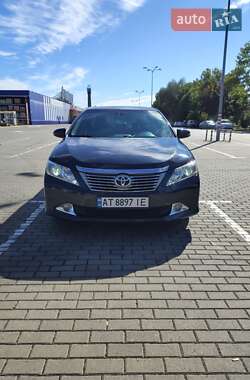 Седан Toyota Camry 2012 в Ивано-Франковске