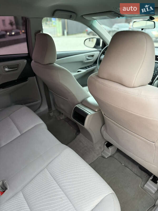 Седан Toyota Camry 2017 в Львові