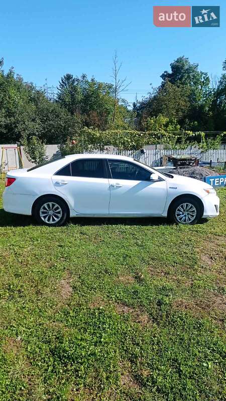 Седан Toyota Camry 2014 в Тернополі