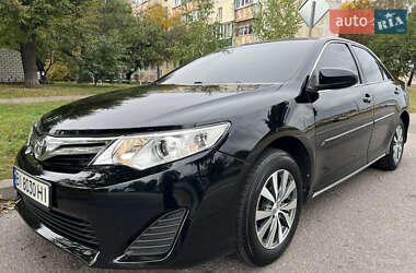 Седан Toyota Camry 2012 в Кременчуге