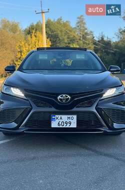 Седан Toyota Camry 2021 в Киеве