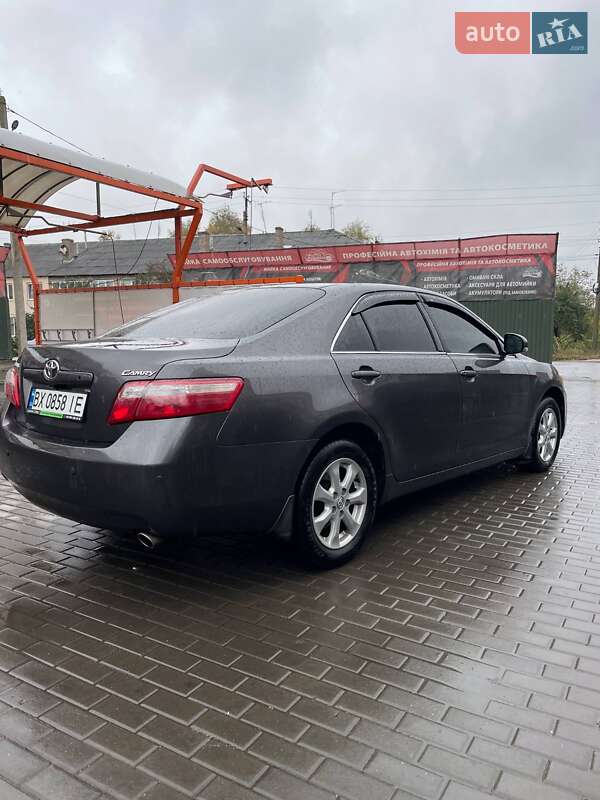 Седан Toyota Camry 2010 в Полонном фото 10 Седан Toyota Camry 2010 в Полонном