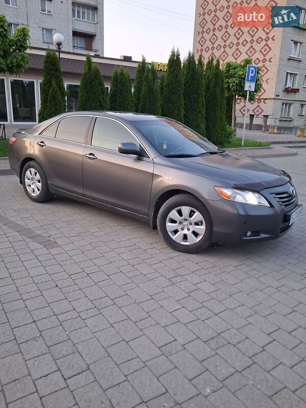 Седан Toyota Camry 2006 в Жидачові