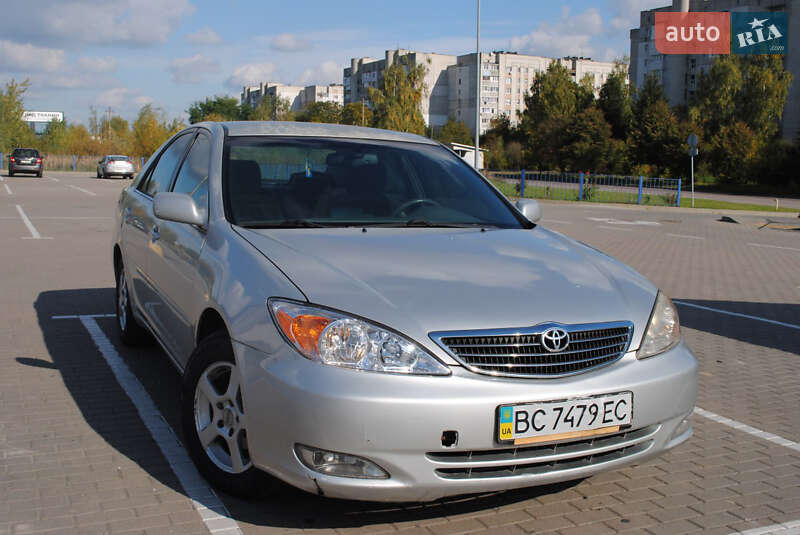 Седан Toyota Camry 2002 в Дрогобичі