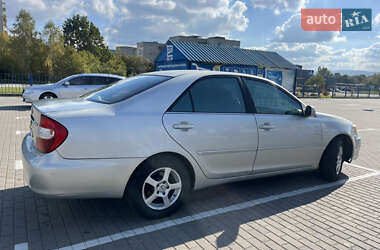 Седан Toyota Camry 2002 в Дрогобичі
