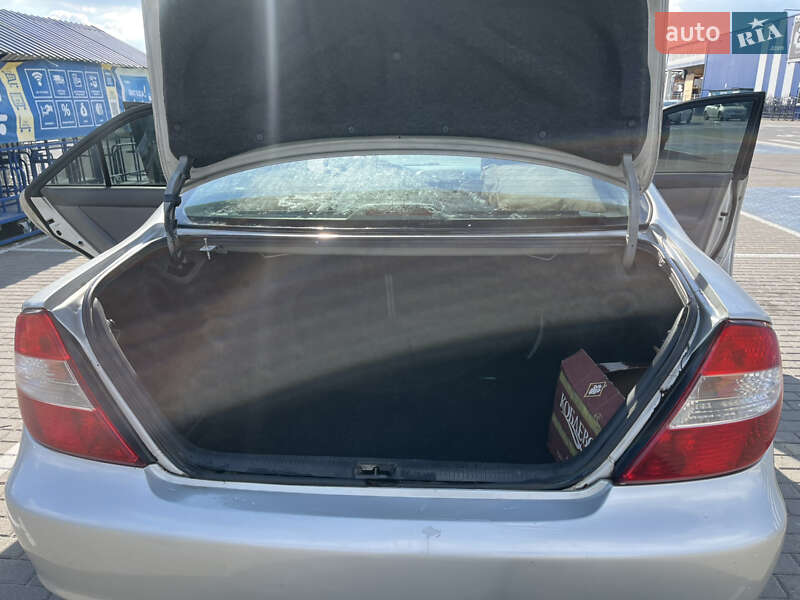 Седан Toyota Camry 2002 в Дрогобичі