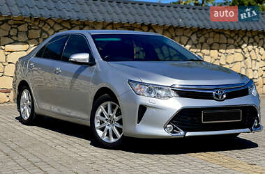 Седан Toyota Camry 2017 в Києві