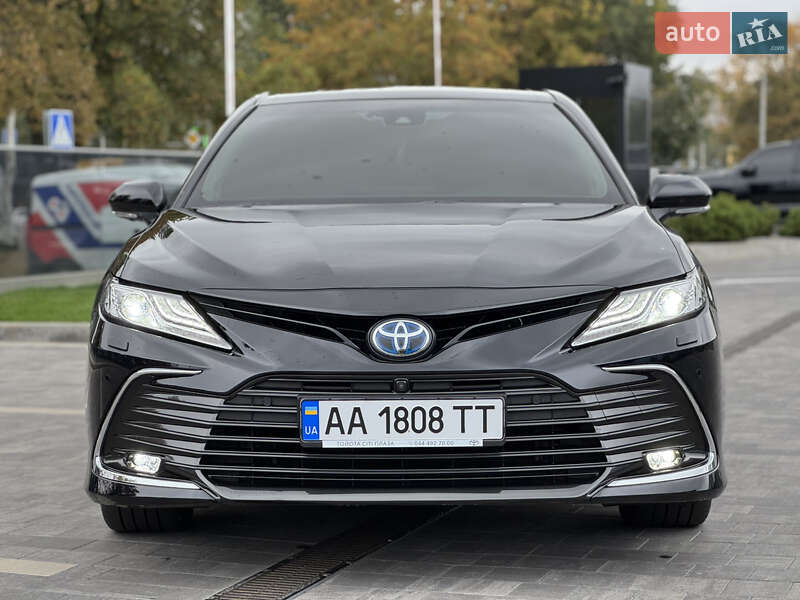 Седан Toyota Camry 2021 в Днепре