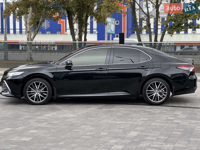 Седан Toyota Camry 2021 в Днепре