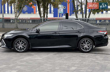 Седан Toyota Camry 2021 в 