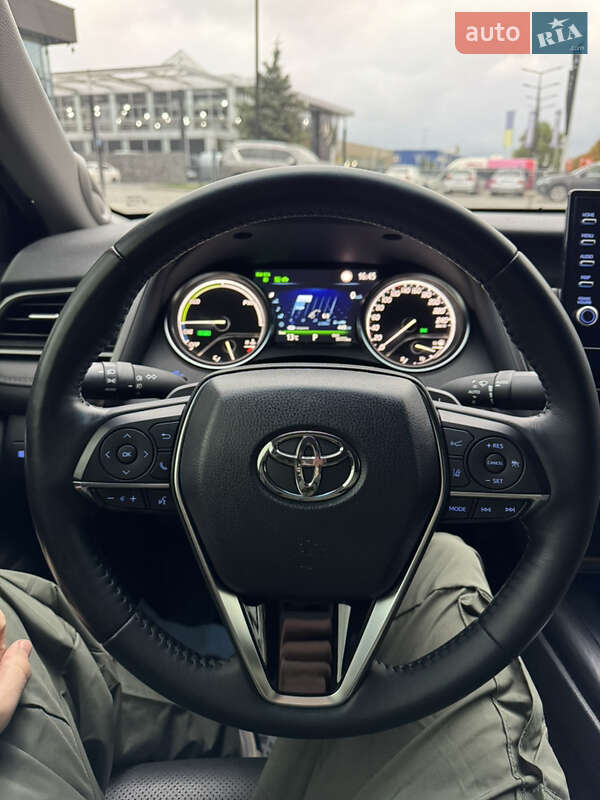 Седан Toyota Camry 2021 в Днепре