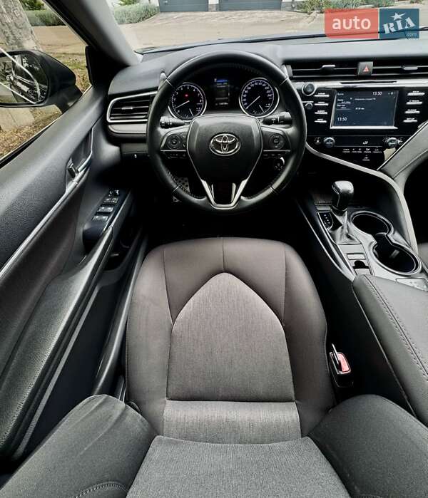 Седан Toyota Camry 2018 в Києві