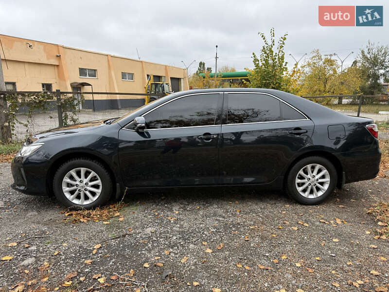Седан Toyota Camry 2016 в Харкові