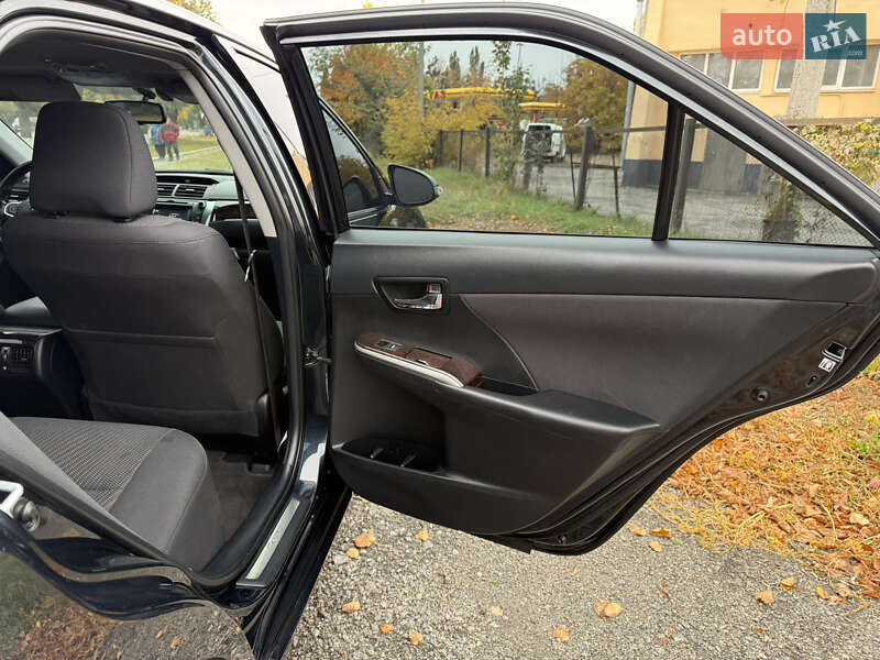 Седан Toyota Camry 2016 в Харкові