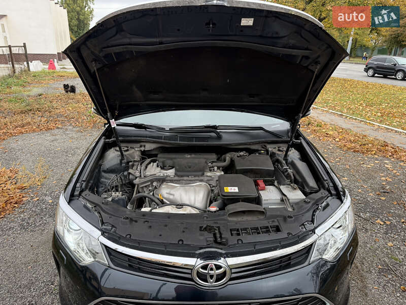 Седан Toyota Camry 2016 в Харкові
