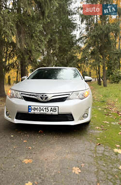 Седан Toyota Camry 2012 в Глухове