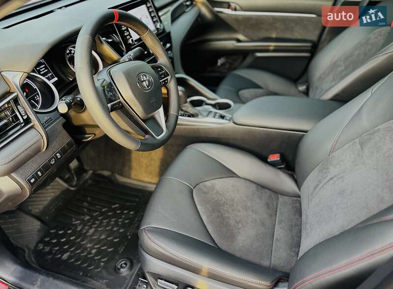 Седан Toyota Camry 2022 в Полтаве