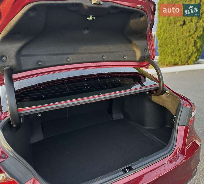 Седан Toyota Camry 2022 в Полтаве