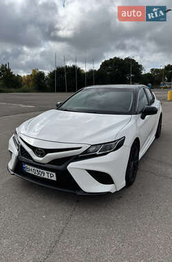 Седан Toyota Camry 2018 в Одессе