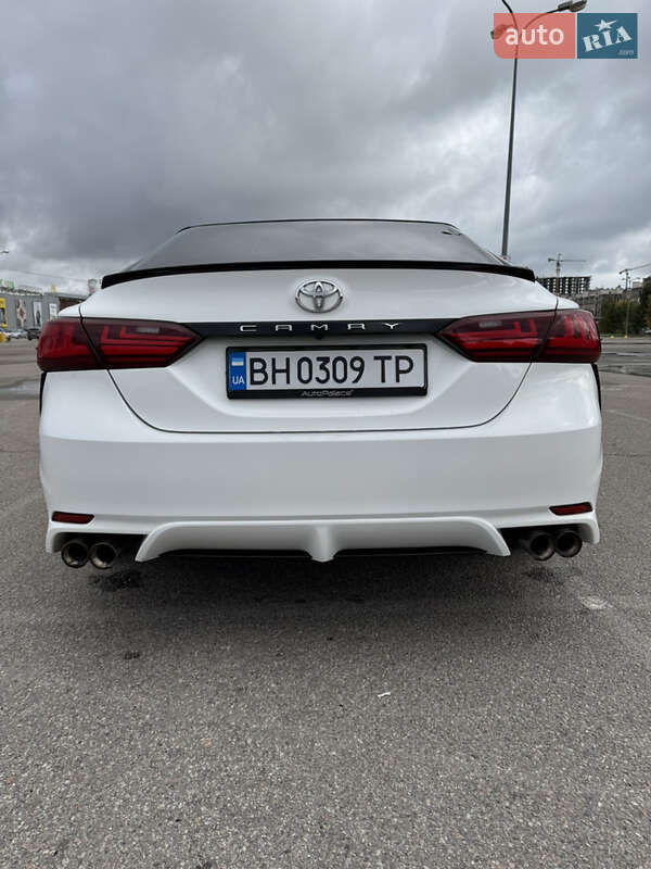 Седан Toyota Camry 2018 в Одесі