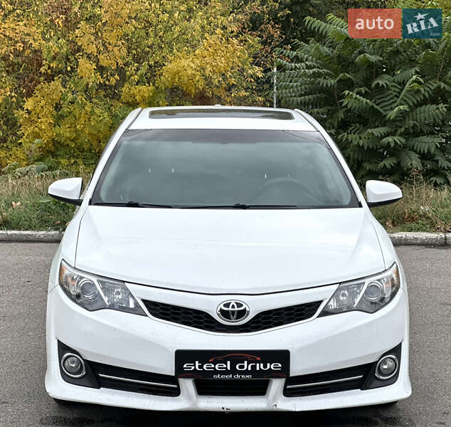 Седан Toyota Camry 2013 в Миколаєві