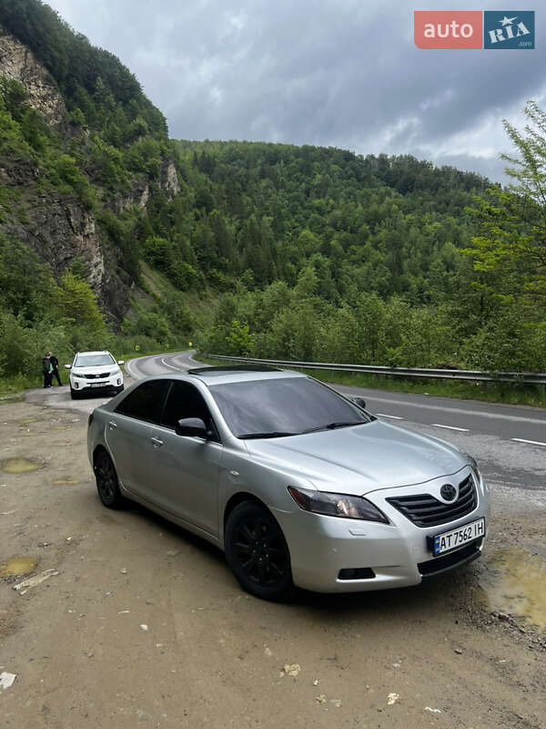 Седан Toyota Camry 2007 в 