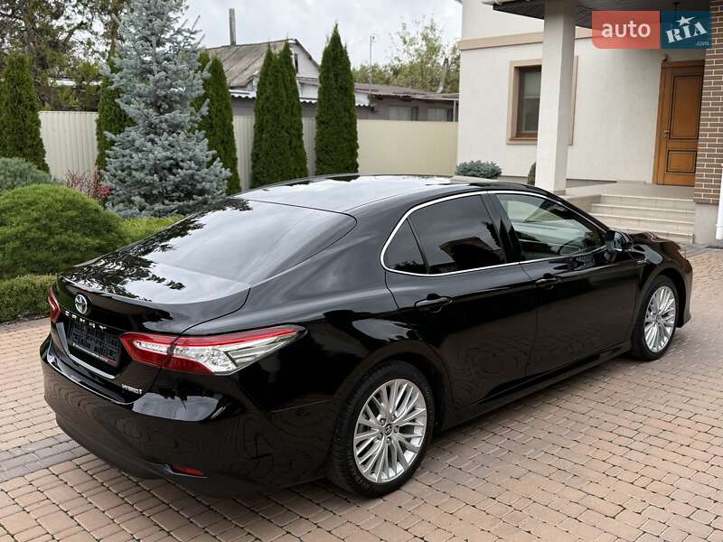 Седан Toyota Camry 2020 в Кропивницком