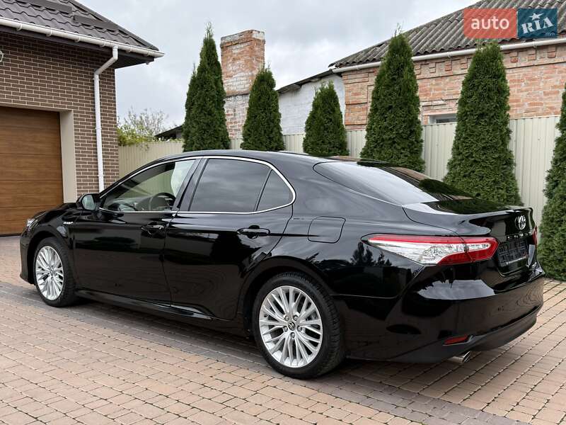 Седан Toyota Camry 2020 в Кропивницком