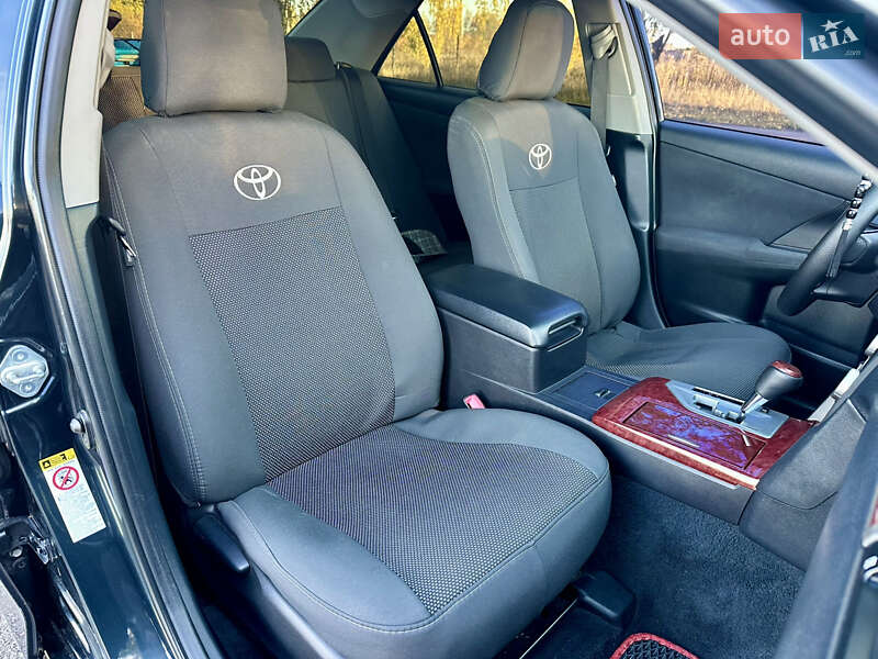 Седан Toyota Camry 2013 в Сумах