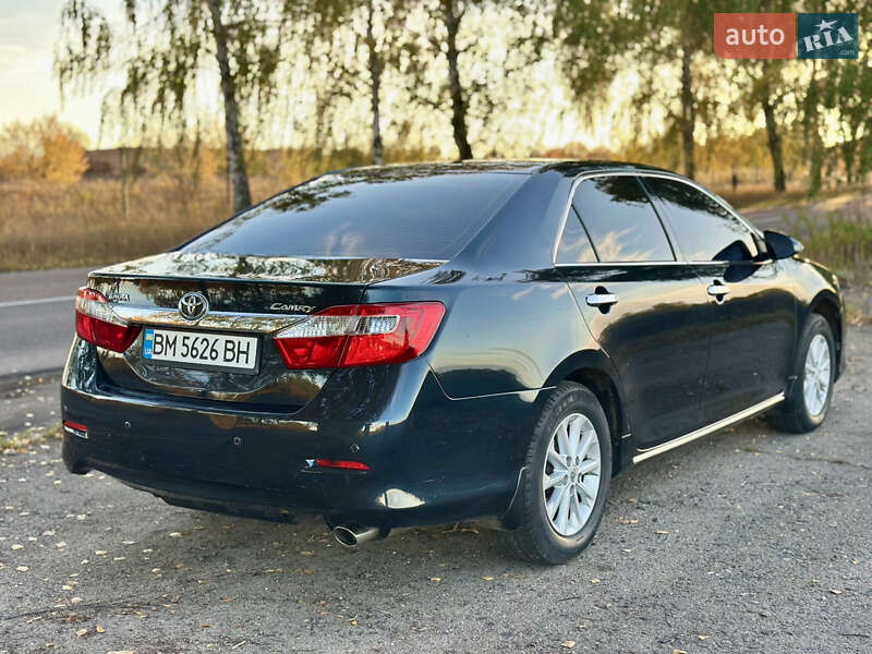Седан Toyota Camry 2013 в Сумах