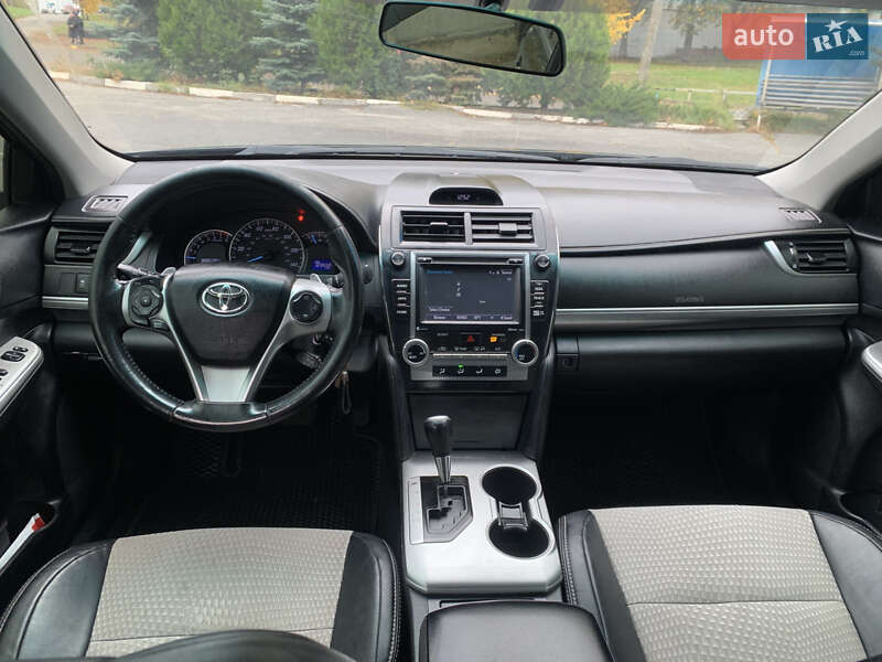 Седан Toyota Camry 2014 в Харькове