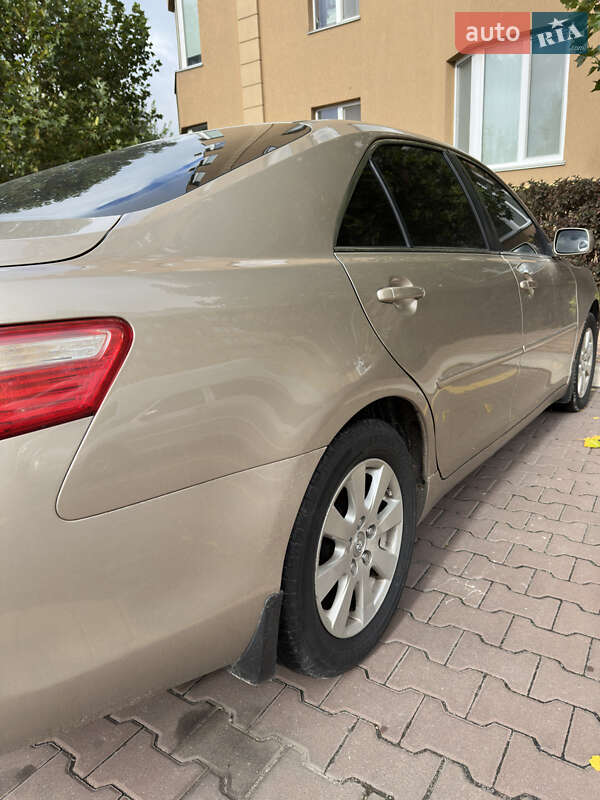 Седан Toyota Camry 2007 в Софіївській Борщагівці
