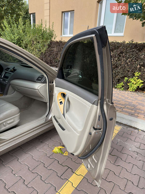 Седан Toyota Camry 2007 в Софіївській Борщагівці