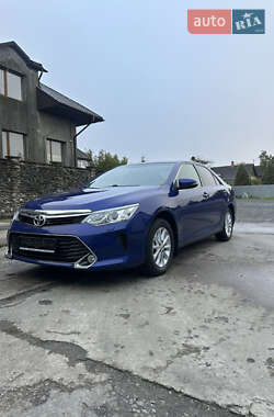 Седан Toyota Camry 2016 в Луцке