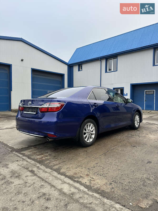 Седан Toyota Camry 2016 в Луцьку